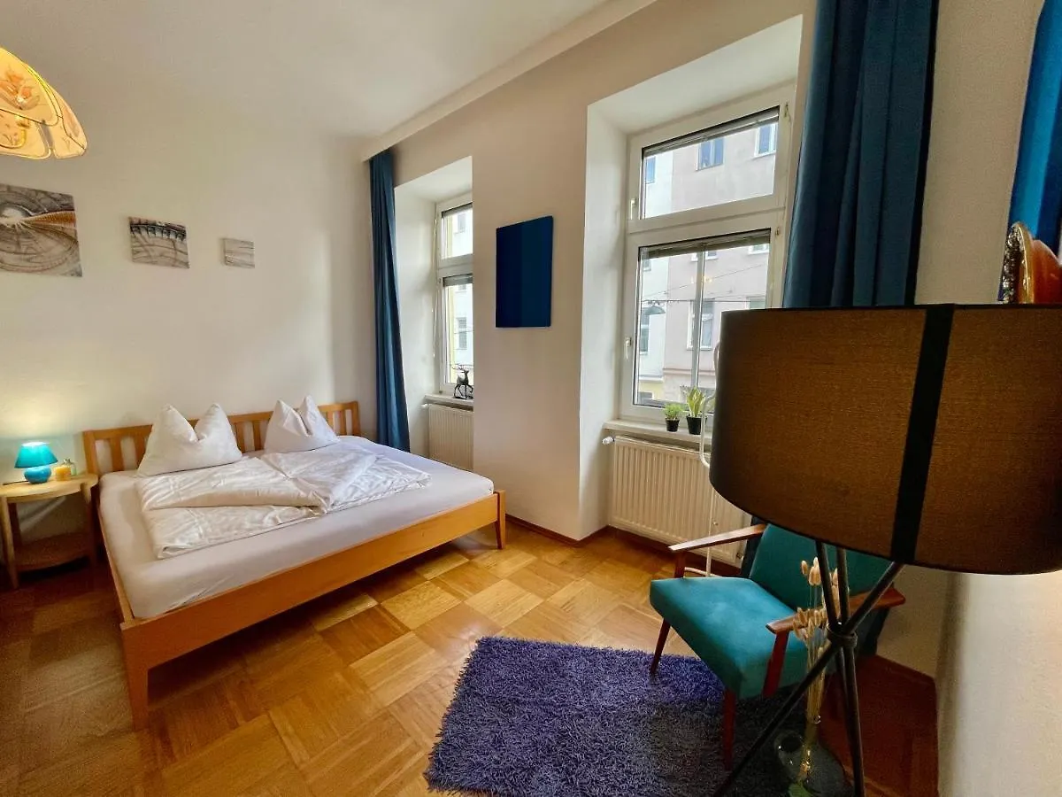 Nice Apartment Close To City Center Bécs
