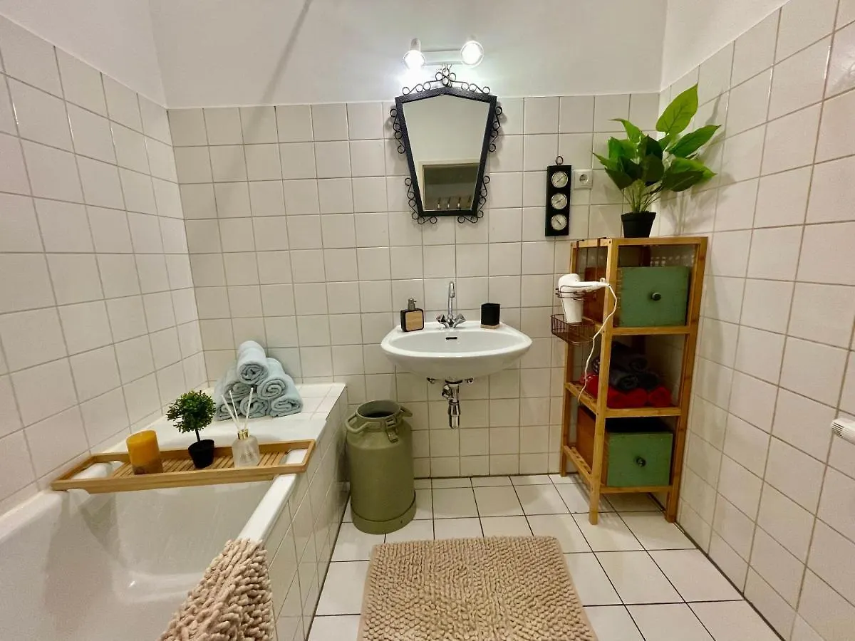 Nice Apartment Close To City Center Bécs