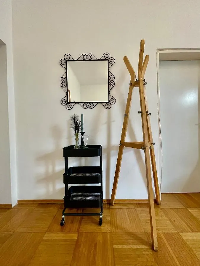 Nice Apartment Close To City Center Bécs